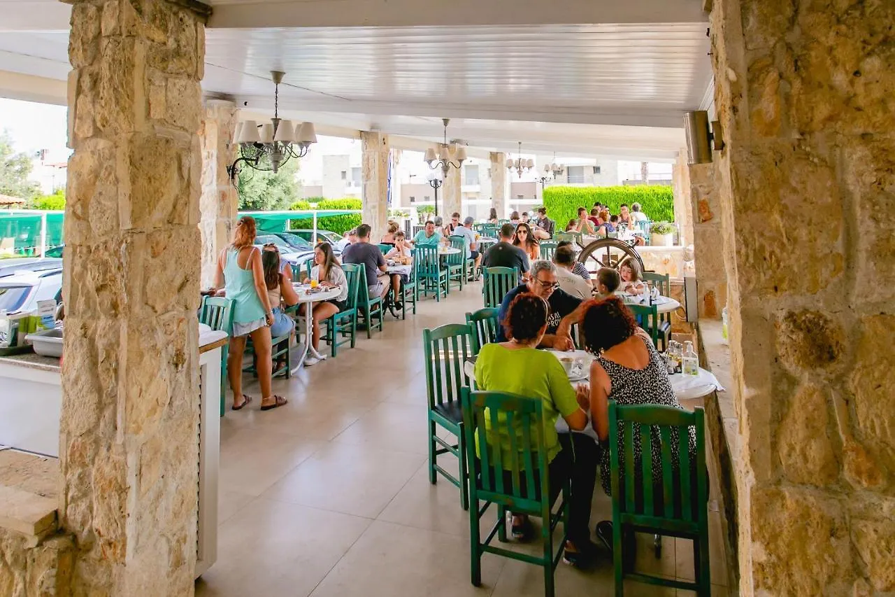 Golden Residence Family Resort Pefkochori Apartment
