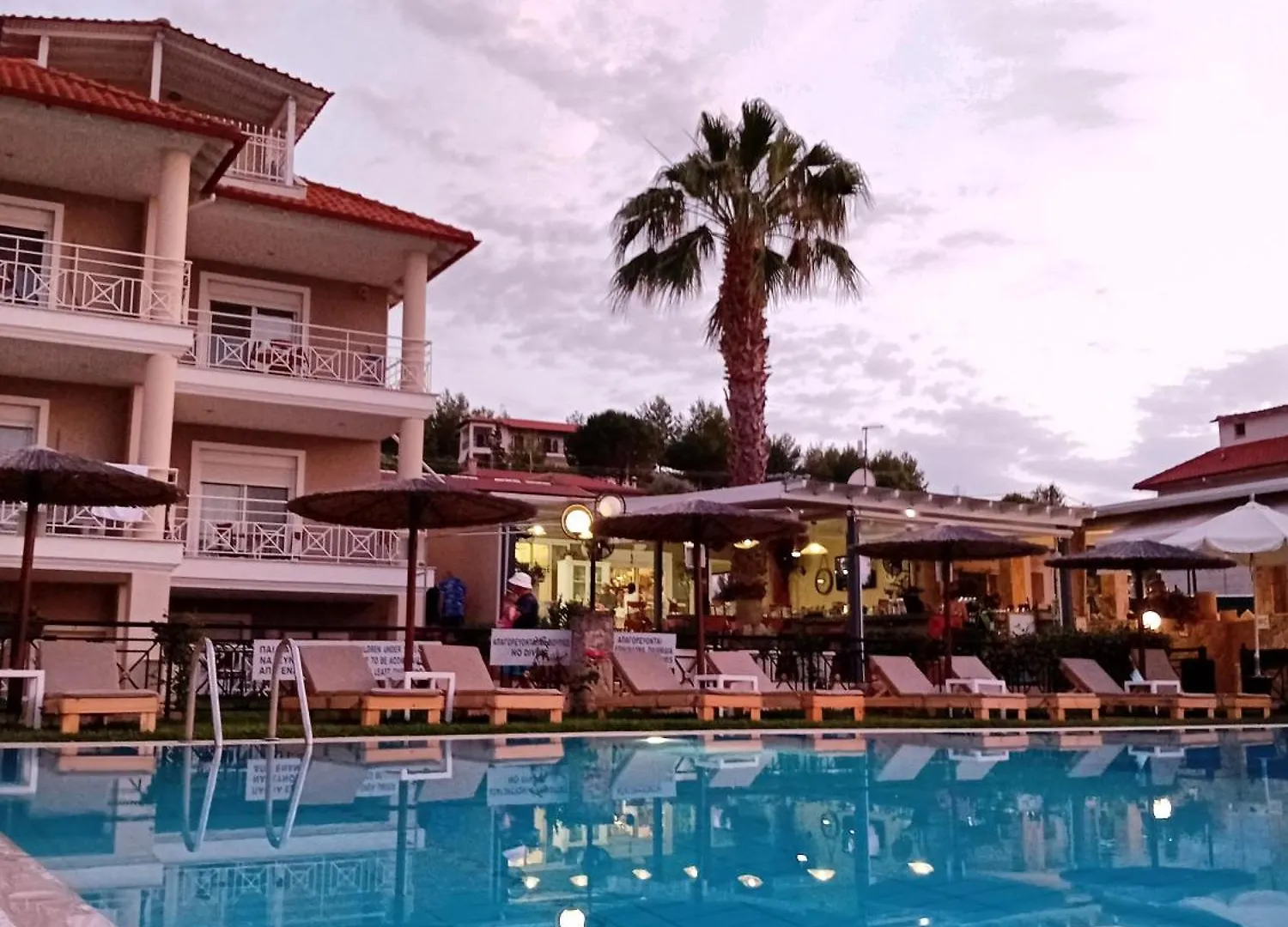 Golden Residence Family Resort Pefkochori Apartment